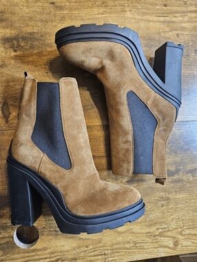 MARC FISHER LTD Ramio Size 9.5M Cognac Suede Pull On Lug Sole Chelsea Boots NEW